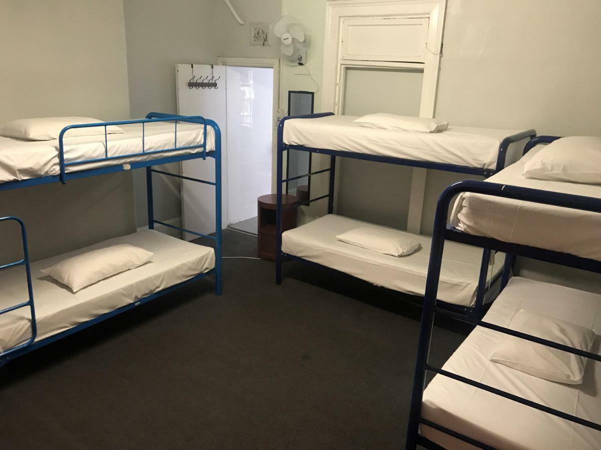 Home Backpackers Sydney Luaran gambar