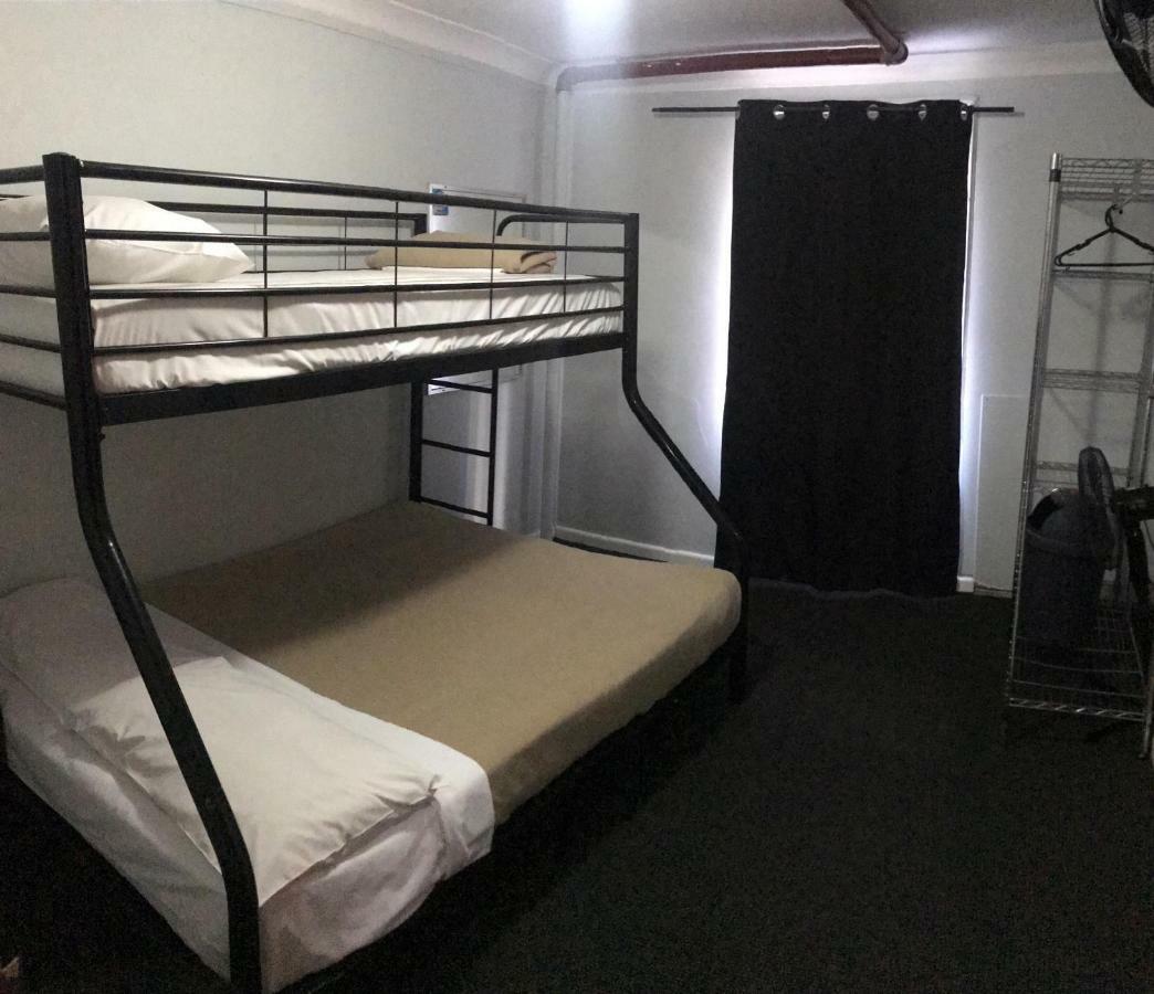 Home Backpackers Sydney Luaran gambar