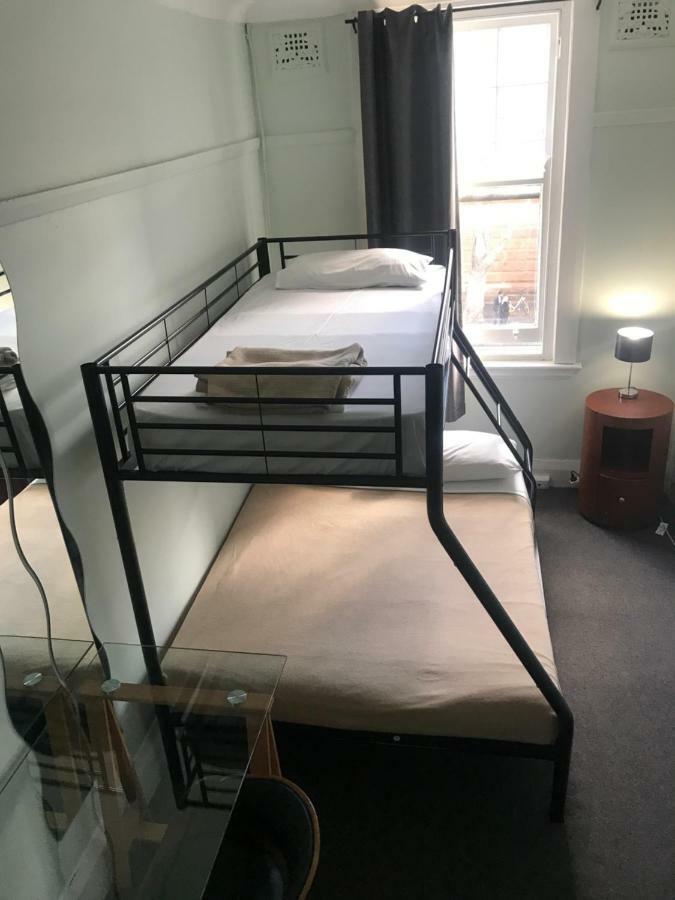 Home Backpackers Sydney Luaran gambar