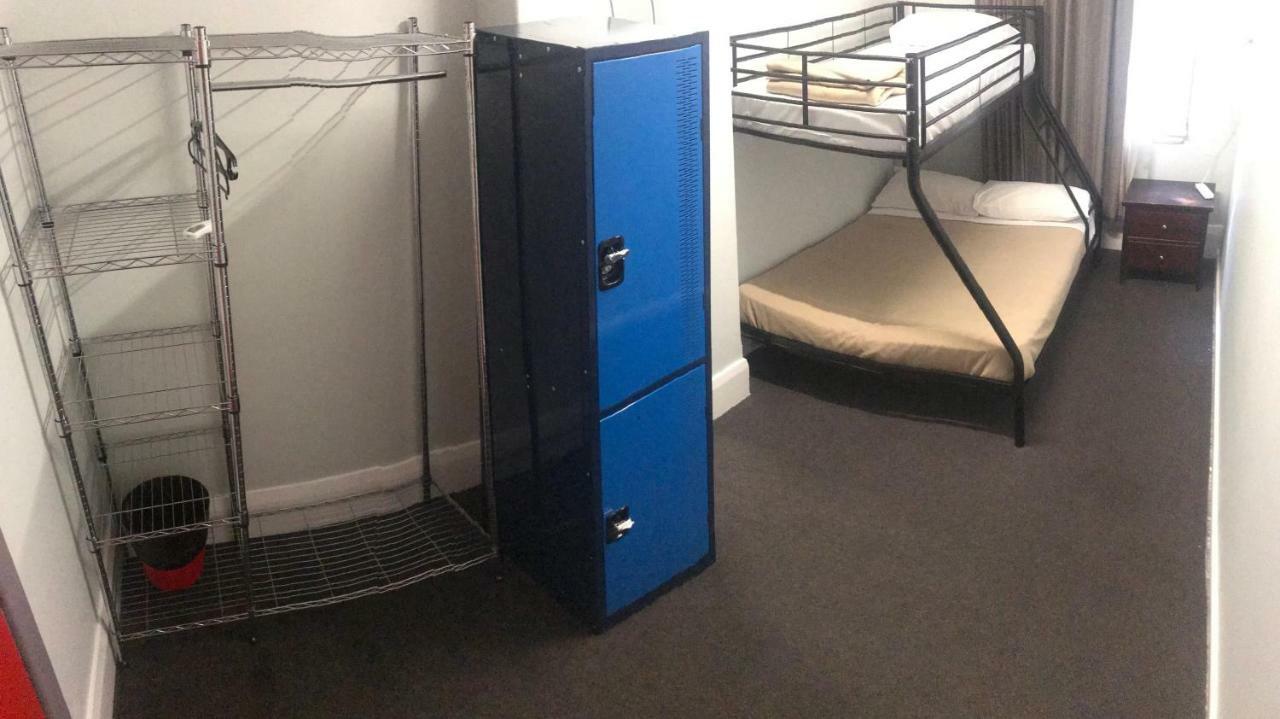 Home Backpackers Sydney Luaran gambar