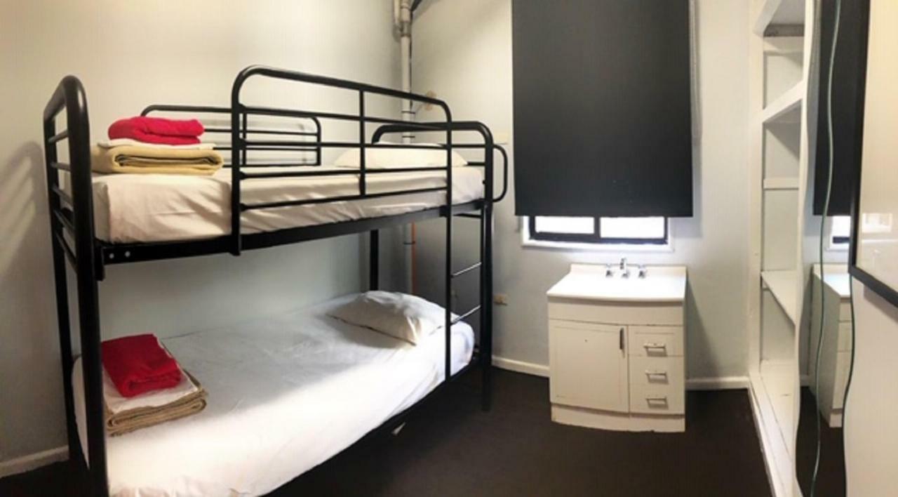 Home Backpackers Sydney Luaran gambar