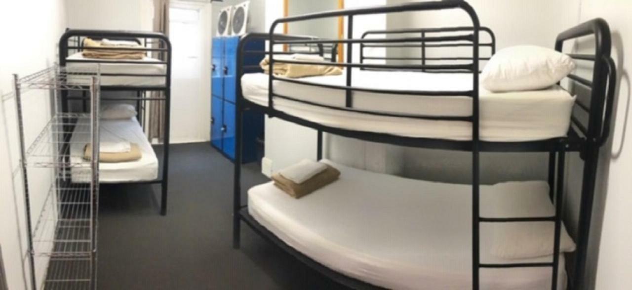 Home Backpackers Sydney Luaran gambar