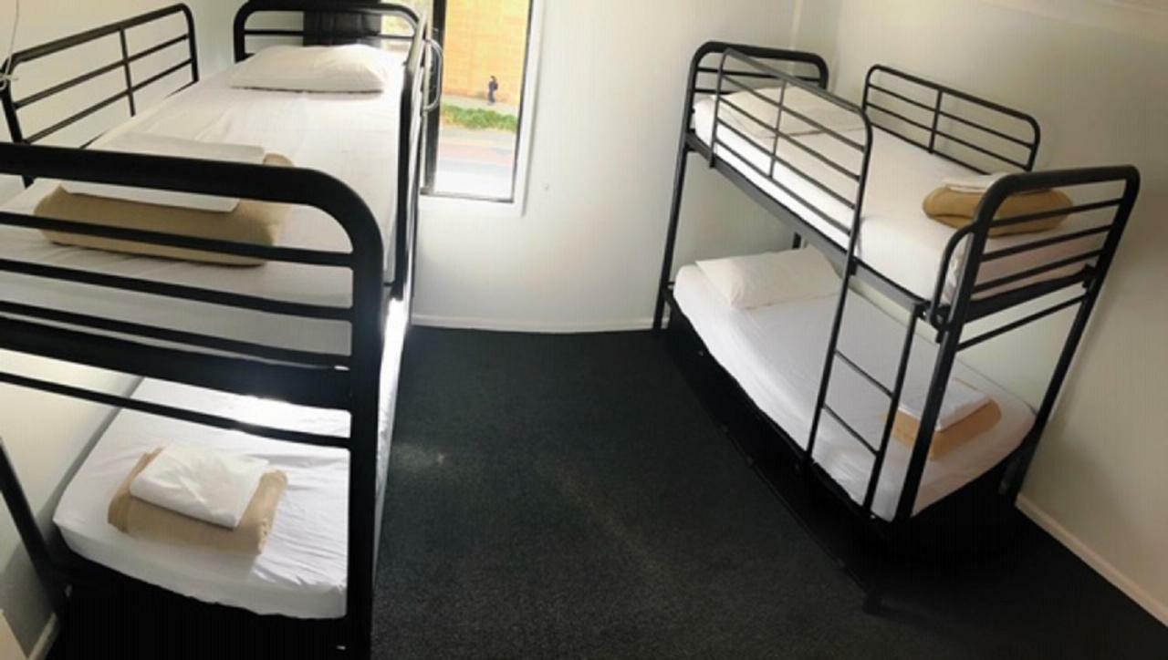 Home Backpackers Sydney Luaran gambar