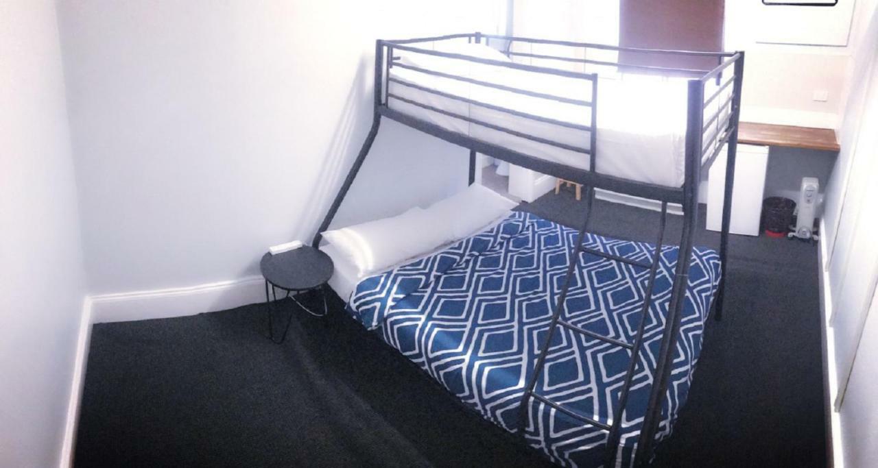 Home Backpackers Sydney Luaran gambar