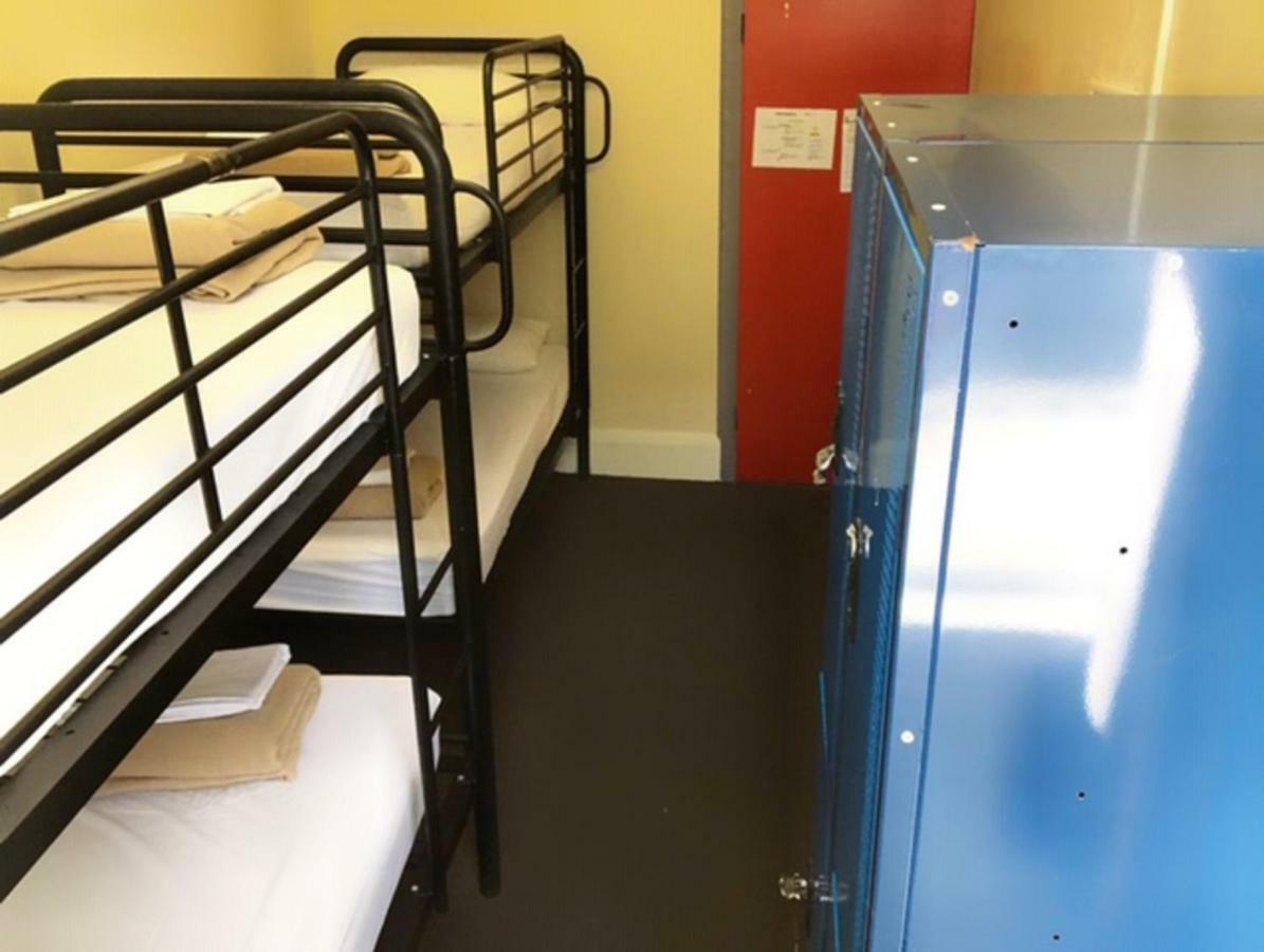 Home Backpackers Sydney Luaran gambar