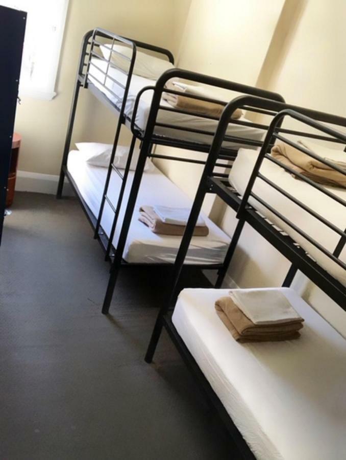 Home Backpackers Sydney Luaran gambar