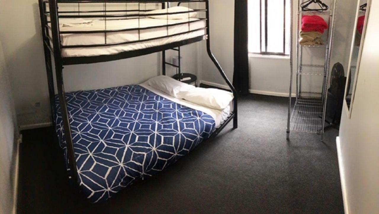 Home Backpackers Sydney Luaran gambar